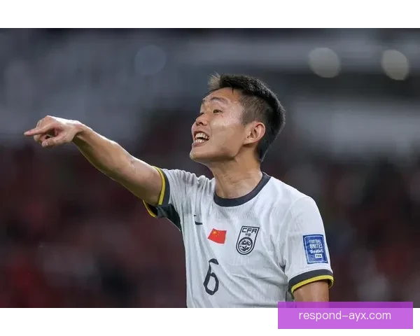 中国足球联赛最新动态：国足备战世界杯预选赛，俱乐部转会市场热闹非凡